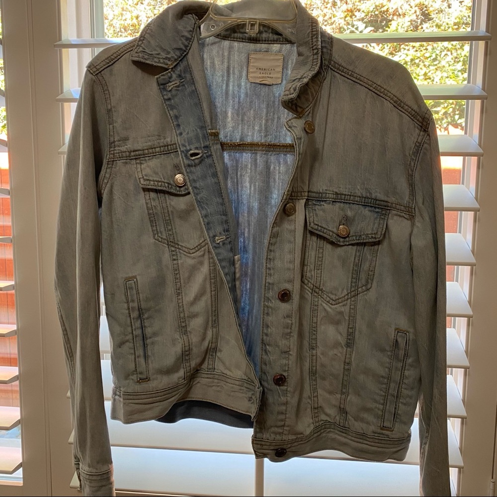 AE light wash Jean jacket